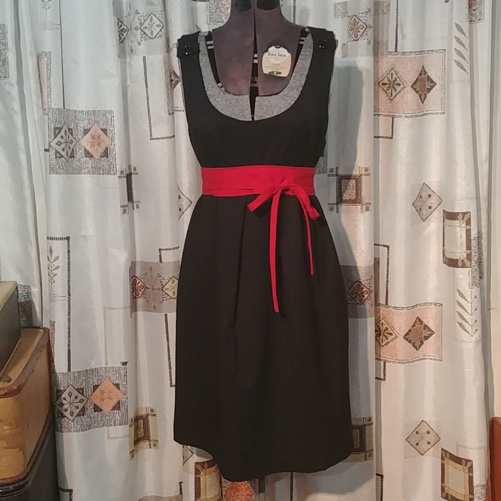 M/L Retro Little Black Jumper